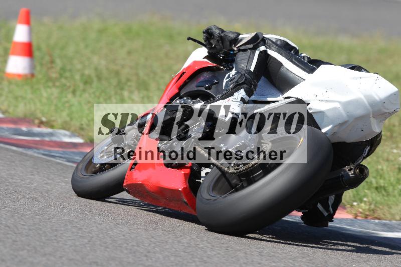 Archiv-2022/36 06.07.2022 Speer Racing ADR/Gruppe rot/backside
